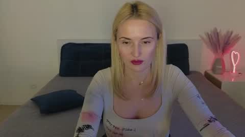 Snapshot of alisssarose chatting on January 7, 10:41 pm alisssarose online show from January 7, 10:41 pm