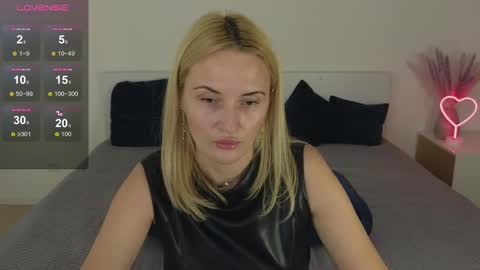 Snapshot of alisssarose chatting on January 9, 12:03 am alisssarose online show from January 9, 12:03 am
