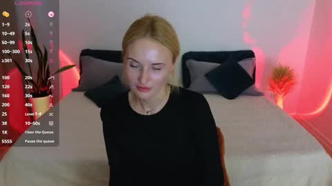 Snapshot of alisssarose chatting on October 1, 4:13 pm alisssarose online show from October 1, 4:13 pm