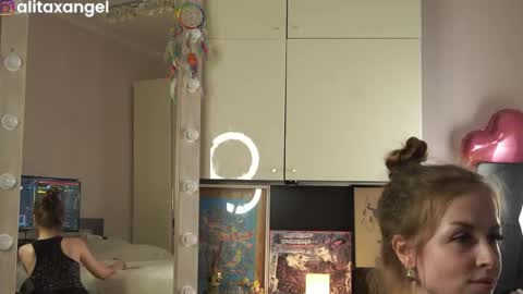Snapshot of alitaangel_ chatting on May 29, 5:33 pm A L I T A online show from May 29, 5:33 pm