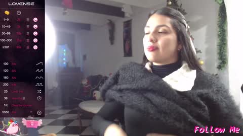 Snapshot of alix_beltran chatting on December 27, 1:53 am Alix online show from December 27, 1:53 am