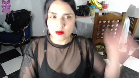 Snapshot of alix_beltran chatting on September 16, 2:45 am Alix online show from September 16, 2:45 am