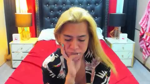 Snapshot of aliyahdeluxx chatting on February 3, 7:46 am aliyah online show from February 3, 7:46 am