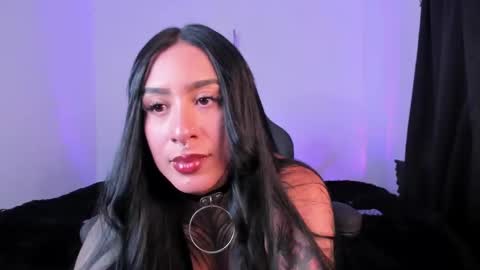 Snapshot of aliz_01 chatting on November 5, 9:48 pm Aliz online show from November 5, 9:48 pm