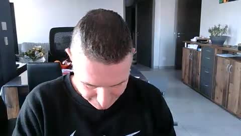 allan57000 online show from January 7, 8:39 am