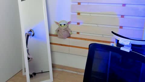 Snapshot of allana_dream chatting on December 5, 8:00 am Allana online show from December 5, 8:00 am