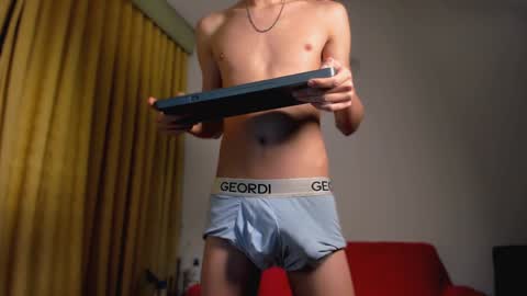 Snapshot of allangil chatting on December 17, 9:38 pm Allan online show from December 17, 9:38 pm