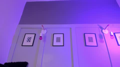 Laura online show from February 18, 6:04 pm