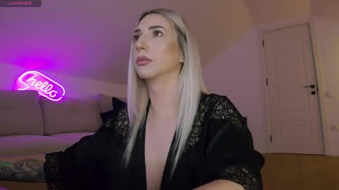 A day u didnt smile is a lost day online show from April 20, 7:33 am