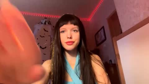 Lina online show from November 1, 9:33 am