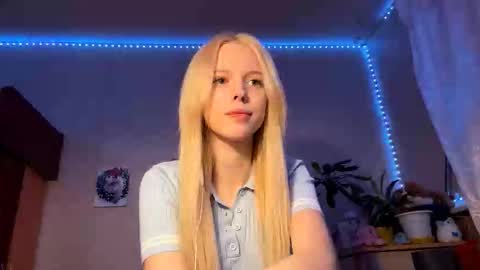 Lina online show from November 17, 3:18 pm