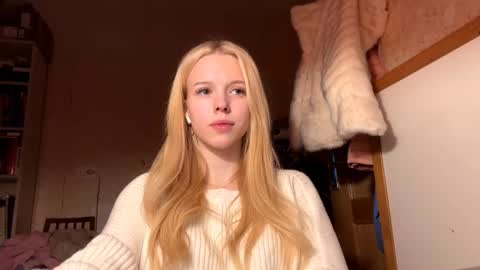 Lina online show from November 25, 6:13 am