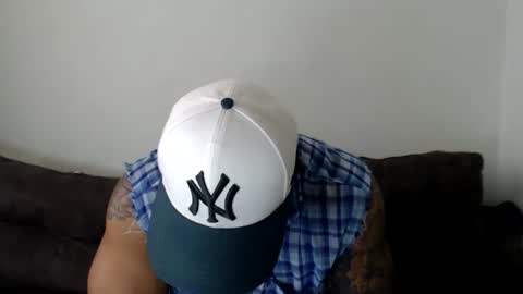 Snapshot of allen_ferrer10 chatting on June 6, 4:12 pm allen_ferrer10 online show from June 6, 4:12 pm