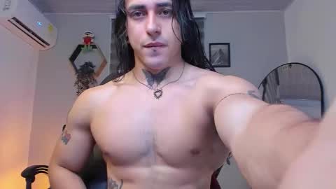 Snapshot of allen_rosse chatting on December 20, 4:19 am independent model 3 online show from December 20, 4:19 am