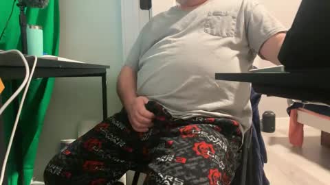 Snapshot of allergictochat chatting on January 4, 7:13 pm Allergictolove online show from January 4, 7:13 pm