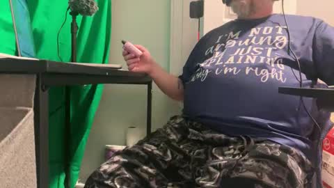 Snapshot of allergictochat chatting on January 25, 8:10 pm Allergictolove online show from January 25, 8:10 pm