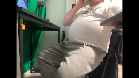 Snapshot of allergictochat chatting on March 10, 8:23 pm Allergictolove online show from March 10, 8:23 pm