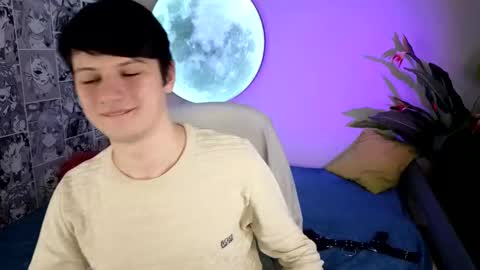 Snapshot of allert_ chatting on November 4, 9:58 pm allert_ online show from November 4, 9:58 pm