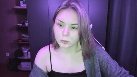 Snapshot of alli_zi chatting on November 26, 3:35 pm Blair online show from November 26, 3:35 pm