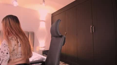 Snapshot of allicelover chatting on October 24, 11:50 am ALLICE online show from October 24, 11:50 am