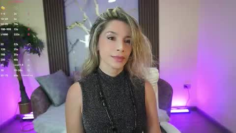 Snapshot of allicerouse chatting on October 16, 7:04 pm Allice online show from October 16, 7:04 pm
