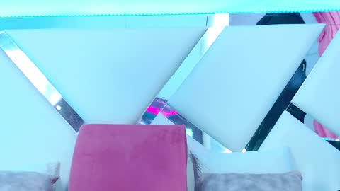 Allicia online show from January 18, 7:15 pm