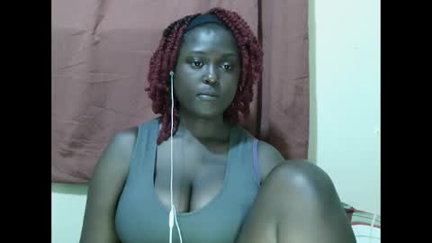 Snapshot of allie_quin chatting on September 10, 1:44 pm Allie online show from September 10, 1:44 pm