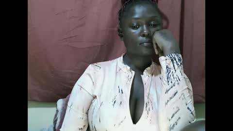 Snapshot of allie_quin chatting on October 18, 9:15 pm Allie online show from October 18, 9:15 pm