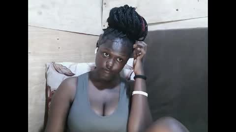 Snapshot of allie_quin chatting on December 20, 10:11 am Allie online show from December 20, 10:11 am