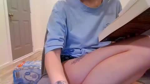 alliebearx online show from February 10, 7:26 am