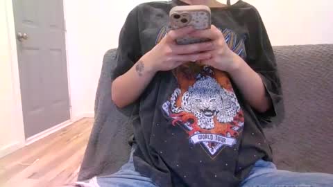 alliebearx online show from February 10, 8:42 pm