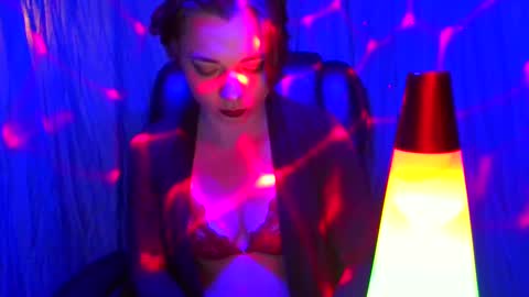 alliebells1 online show from December 4, 1:47 am