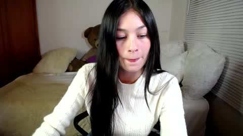 Snapshot of allierose_ chatting on December 28, 3:04 am Allie  online show from December 28, 3:04 am