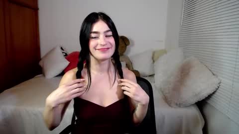 Snapshot of allierose_ chatting on January 8, 5:27 am Allie  online show from January 8, 5:27 am