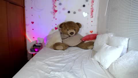 Snapshot of allierose_ chatting on February 26, 9:58 pm Allie  online show from February 26, 9:58 pm