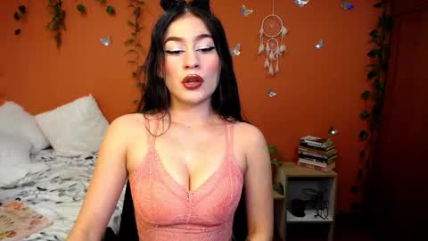 Snapshot of allierose_ chatting on October 7, 3:42 pm Allie  online show from October 7, 3:42 pm