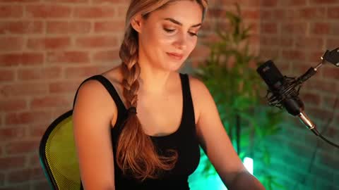 Allie online show from December 22, 6:17 am