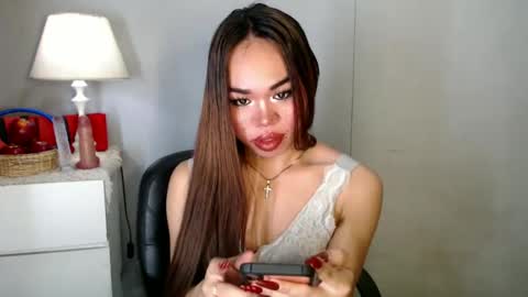 Snapshot of allirah20x chatting on December 10, 12:17 am Allirah online show from December 10, 12:17 am