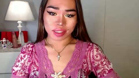 Snapshot of allirah20x chatting on December 16, 11:50 pm Allirah online show from December 16, 11:50 pm