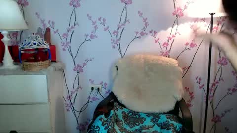 Snapshot of allirah20x chatting on February 20, 8:25 pm Allirah online show from February 20, 8:25 pm