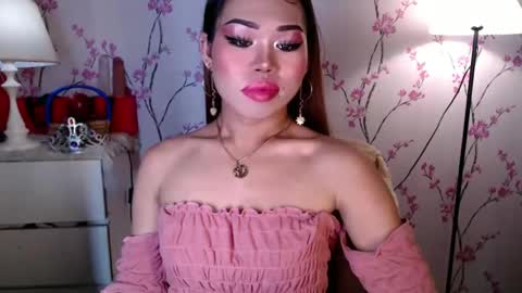 Snapshot of allirah20x chatting on March 4, 1:01 am Allirah online show from March 4, 1:01 am