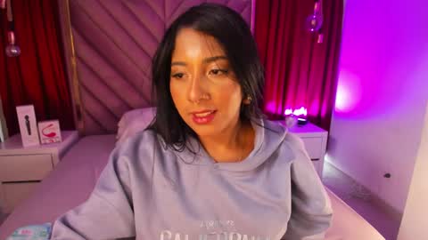 Snapshot of allisonfoster_ chatting on January 20, 9:01 pm Allison online show from January 20, 9:01 pm