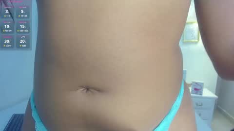 Snapshot of allisonfoster_ chatting on January 24, 11:02 pm Allison online show from January 24, 11:02 pm