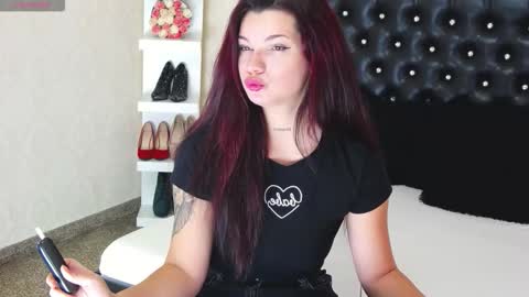 Snapshot of allisonn223 chatting on October 20, 12:27 pm Deea online show from October 20, 12:27 pm