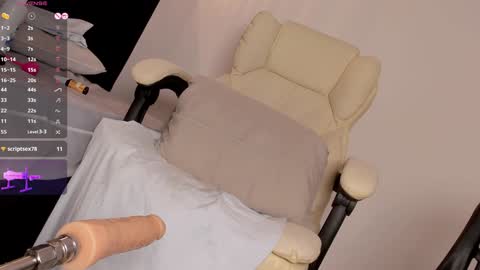 Alli  online show from February 7, 10:41 pm