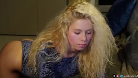 allissonhotbb online show from March 5, 7:06 pm