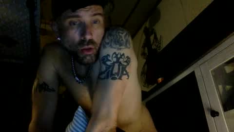 Snapshot of allitrunnin chatting on September 29, 6:07 am allitrunnin online show from September 29, 6:07 am