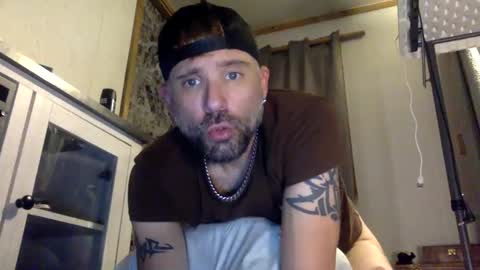 Snapshot of allitrunnin chatting on October 4, 10:57 am allitrunnin online show from October 4, 10:57 am