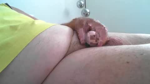 Snapshot of allof6 chatting on December 8, 5:50 am allof6 online show from December 8, 5:50 am