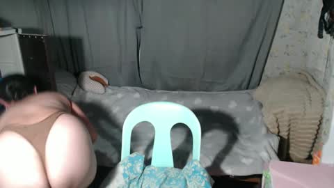 Snapshot of alluring_bobbies chatting on December 3, 6:49 pm dhiharu online show from December 3, 6:49 pm